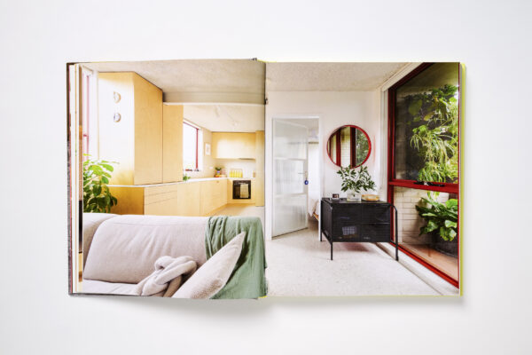 洋書 Never Too Small Vol.1 Vol.2 Never Too Small Vol.2: Reinventing Small Space Living